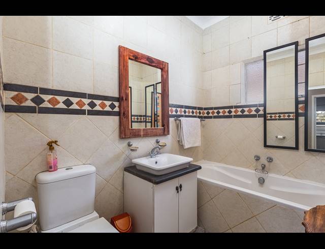 5 BEDROOM HOUSE FOR SALE IN OAKDALE